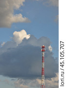 Вышка сотовой связи в Московской области (2009 год). Стоковое фото, фотограф Мария Деркунская / Фотобанк Лори