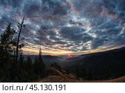 Южный Урал, облака и небо пред рассветом. The Southern Urals, clouds and the sky before dawn. Стоковое фото, фотограф Евгений Романов / Фотобанк Лори