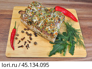 Мясопродукты. Полуфабрикаты. Мясо. Свинина. Говядина. Кухня. Ресторан. Кафе. Приготовление. Ужин. Стол. Стейк. Пища. Стоковое фото, фотограф Владимир Зыбин / Фотобанк Лори