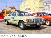 Mercedes-Benz 280SEL (2024 год). Редакционное фото, фотограф Art Konovalov / Фотобанк Лори