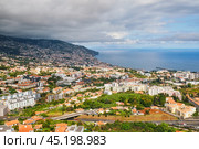 Aerial drone view of Funchal town, Madeira, Portugal (2024 год). Стоковое фото, фотограф Дмитрий Рухленко / Фотобанк Лори
