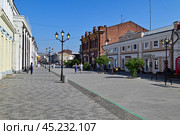 Пешеходная улица Урицкого. Город  Иркутск (2024 год). Редакционное фото, фотограф Александр Тараканов / Фотобанк Лори