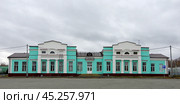 Вокзал станции Ирбит. Город Ирбит, Вокзальная улица, дом 15. Стоковое фото, фотограф Алексей Иванов / Фотобанк Лори