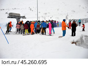 Kirovsk, Murmansk region, Russia, March 19, 2024: Southern slope of Bolshoy Vudyavr ski resort in Khibiny Mountains. Редакционное фото, фотограф Алексей Антипов / Фотобанк Лори