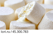 Soft, creamy marshmallows with a gooey center tempt the taste buds, AI. Стоковое AI-изображение, AI-художник Сергей Старуш / Фотобанк Лори