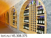 Wine warehouse (2013 год). Редакционное фото, фотограф Александр Подшивалов / Фотобанк Лори