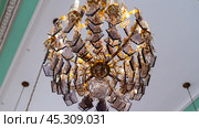 beautiful chandelier from the times of Russian emperors. Стоковое фото, фотограф Igor Skripachev / Фотобанк Лори