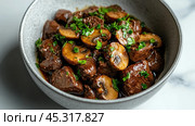 Изысканная французская кухня говядина по-бургундски с красным вином и грибами. Стоковое AI-изображение, AI-художник ФотоИнтеллект / Фотобанк Лори