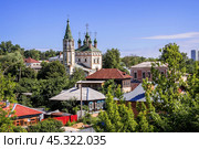 Троицкая церковь и вид на город, Серпухов (2012 год). Стоковое фото, фотограф Baturina Yuliya / Фотобанк Лори