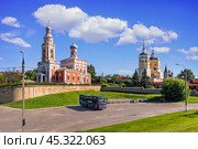 Успенская церковь, Ильинская церковь, улица Володарского, Серпухов (2012 год). Стоковое фото, фотограф Baturina Yuliya / Фотобанк Лори