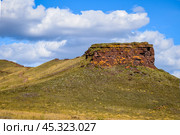Хакасия, горная гряда Сундуки, Белый Июс (2019 год). Редакционное фото, фотограф Александр Галинский / Фотобанк Лори
