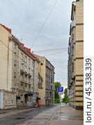Город Санкт-Петербург, улица Яблочкова (2023 год). Редакционное фото, фотограф Александр Тараканов / Фотобанк Лори