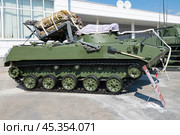 Боевая машина десанта БМД-2. Вид сбоку. Международный военно-технический форум "Армия-2022". Парк Патриот, Московская область. Редакционное фото, фотограф Виктор Карасев / Фотобанк Лори