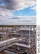 Нефтегазовая промышленность России. Стоковое фото, фотограф Павел Просянов / Фотобанк Лори