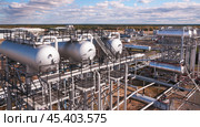 Нефтегазовая промышленность России. Стоковое фото, фотограф Павел Просянов / Фотобанк Лори