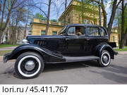 Советский легковой автомобиль ГАЗ М-1 - вторая массовая модель Горьковского автомобильного завода. Вид сбоку (2017 год). Редакционное фото, фотограф Виктор Карасев / Фотобанк Лори