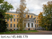 Санкт-Петербург. Стрельна. Троицкая Сергиева Приморская пустынь. Церковь святого Валериана. Редакционное фото, фотограф Литвяк Игорь / Фотобанк Лори