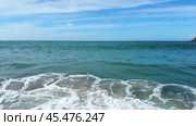 The ocean is calm and the sky is blue. Стоковое видео, видеограф Дмитрий Брусков / Фотобанк Лори