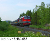 Тепловоз ДМ62-1787 с туристическим поездом "Рускеальский экспресс" на станции Сортавала, Карелия (2019 год). Редакционное фото, фотограф Алексей Иванов / Фотобанк Лори