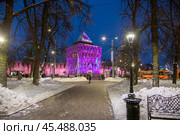 Покровская улица и Дмитриевская башня  в Нижнем Новгороде. Bolshaya Pokrovskaya Street in Nizhny Novgorod. Редакционное фото, фотограф Igor Lijashkov / Фотобанк Лори