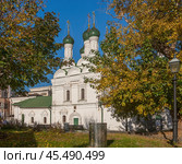 Церковь Михаила и Федора Черниговских под Бором в Москве. Редакционное фото, фотограф Владимир Чинин / Фотобанк Лори
