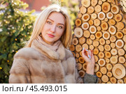 Portrait close up of young beautiful happy woman. Стоковое фото, фотограф Андрей Аркуша / Фотобанк Лори