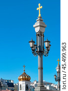 Moscow. Russia - Mart 15, 2022: Lantern of the Cathedral of Christ the Savior. Редакционное фото, фотограф Зобков Юрий / Фотобанк Лори
