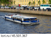 Судно "Золушка". Река Фонтанка, Санкт-Петербург (2019 год). Редакционное фото, фотограф Алексей Иванов / Фотобанк Лори