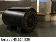 A device in the subway for the neutralization of explosive devices. Anti-terrorism in the subway. Стоковое фото, фотограф Татьяна Степанищева / Фотобанк Лори