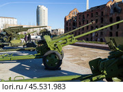 Военная техника, артиллерия, 57мм противотанковая пушка ЗИС-2. Волгоград, Музей - панорама Сталинградская битва, Россия. (2020 год). Редакционное фото, фотограф Андрей Цыганков / Фотобанк Лори