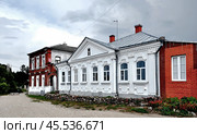 Дома № 30 по улице Вагжанова, Калязин, Тверская область (2024 год). Редакционное фото, фотограф Вера Смолянинова / Фотобанк Лори