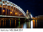 Мост Петра Великого (Большеохтинский мост) темной июньской ночью. Санкт-Петербург (2016 год). Редакционное фото, фотограф Виктор Карасев / Фотобанк Лори