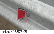 Metal, barrier, fence, road, repair, reflectors, металлическое, барьерное, ограждение, ремонт, дороги. Стоковое видео, видеограф Опока Алексей / Фотобанк Лори