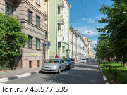 Жилой дом ИТР ЛМЗ им. Сталина. Дом М. Е. Зенкевич. Улица Фурштатская.  Санкт-Петербург (2023 год). Редакционное фото, фотограф Александр Щепин / Фотобанк Лори