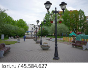 Сквер на площади Кирова, город Сортавала, Карелия (2019 год). Редакционное фото, фотограф Алексей Иванов / Фотобанк Лори