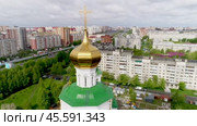Церковь с высоты. Стоковое видео, видеограф Владимир Абраменко / Фотобанк Лори