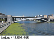 Большой Краснохолмский мост в Москве, Россия (2024 год). Стоковое фото, фотограф Елена Коромыслова / Фотобанк Лори