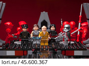 RUSSIAN, SAMARA - February 8, 2019. LEGO STAR WARS. Minifigures Star Wars Characters - Episode 8: The Last Jedi. Kylo Ren, Rey, Phasma, Snoke. Редакционное фото, фотограф Андрей Аркуша / Фотобанк Лори