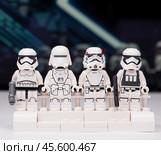 RUSSIA, May 16, 2018. Constructor Lego Star Wars. Mini-figures of soldiers of storm troopers. Редакционное фото, фотограф Андрей Аркуша / Фотобанк Лори