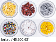 RUSSIA, SAMARA, NOVEMBER 20, 2021 - Lego constructor details. Редакционное фото, фотограф Андрей Аркуша / Фотобанк Лори