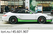 Porsche 997 Speedster parked outdoor near business center (2021 год). Редакционное фото, фотограф Константин Григорьев / Фотобанк Лори