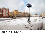 Зимний Санкт-Петербург. Поцелуев мост через реку Мойку (2011 год). Стоковое фото, фотограф Александр Алексеев / Фотобанк Лори