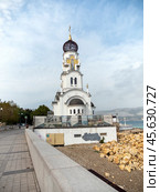Novorossiysk, Russia 28 August 2024 Church of St. Peter and Fevronia of the Murom Wonderworkers on the embankment of Novorossiysk in the Black Sea coast. Стоковое фото, фотограф Фотограф / Фотобанк Лори