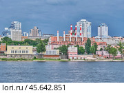 Samarskaya GRES, Russia. Thermal power plant on bank of Volga River. Summer cityscape. Стоковое фото, фотограф Ирина Кононова / Фотобанк Лори