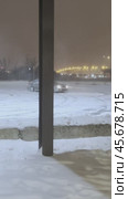Free rides for winter drift enthusiasts on the DNB highway near the Mega Belaya Dacha shopping center. Редакционное видео, видеограф Ярославский Максим / Фотобанк Лори