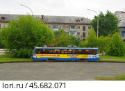 Трамвай УТМ 71-405 №009, кольцо "Улица 40 лет ВЛКСМ", Екатеринбург (2019 год). Редакционное фото, фотограф Алексей Иванов / Фотобанк Лори