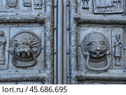 Fragment of Magdeburg or Korsun, Plock, Sigtuna gates. Стоковое фото, фотограф Мария Паина / Фотобанк Лори