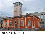 "Пожарное депо с каланчой". Сортавала, улица Карельская, 15 / улица Гагарина, 2 (2019 год). Стоковое фото, фотограф Алексей Иванов / Фотобанк Лори