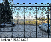 Beautiful forged gates of the Church of the Visitation in Ein Karem. Редакционное фото, фотограф Irina Opachevsky / Фотобанк Лори