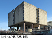 Stony Brook University Hospital (SBUH), academic medical center in Stony Brook, New York, providing tertiary care for entire Long Island region on sunny day. Редакционное фото, фотограф Валерия Попова / Фотобанк Лори